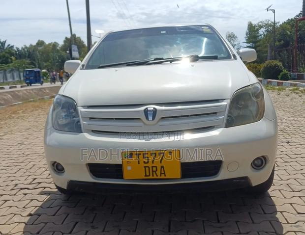 Toyota IST 2004 White