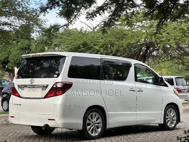 Toyota Alphard 2009 White