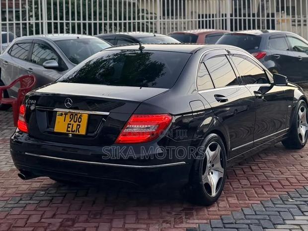 Mercedes-Benz C200 2020 Black