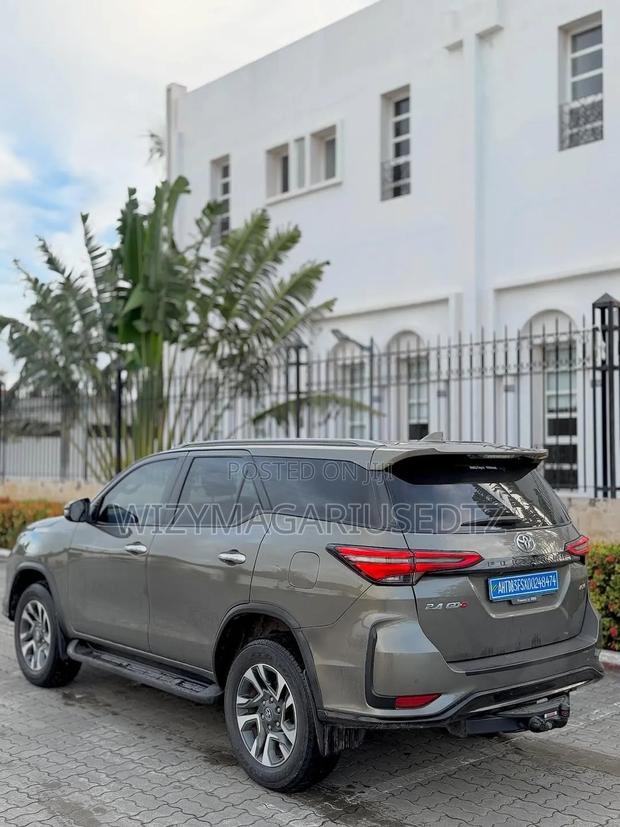 Toyota Fortuner 2023 Gray