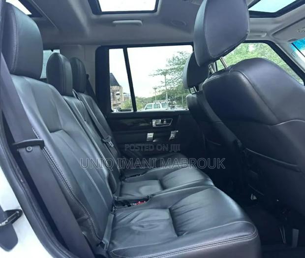 Land Rover Discovery 2015 White
