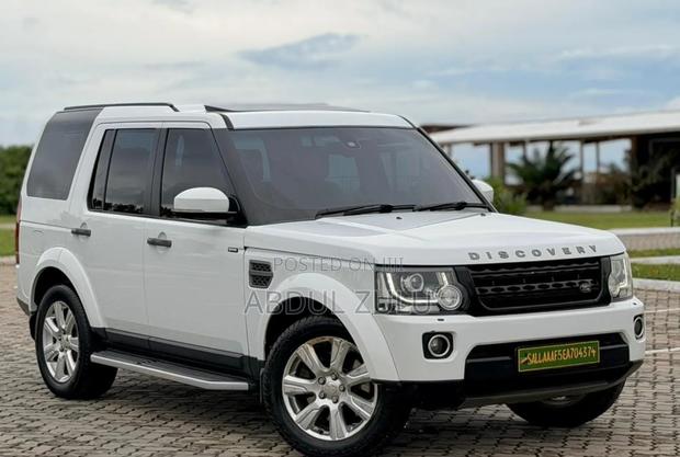 Land Rover Discovery 2014 White