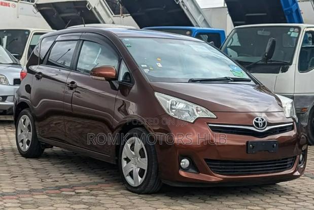 Toyota IST 2012 Maroon