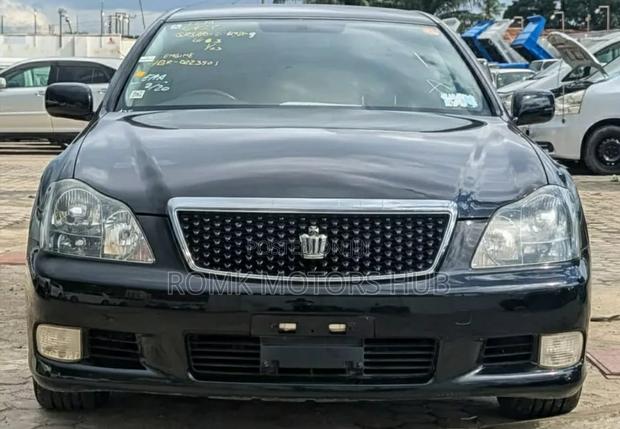 Toyota Crown 2006 Black