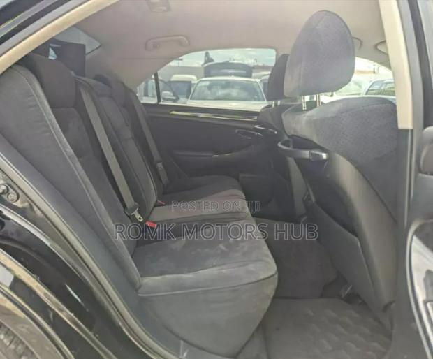 Toyota Crown 2006 Black