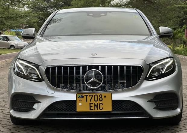 Mercedes-Benz E200 2016 Silver
