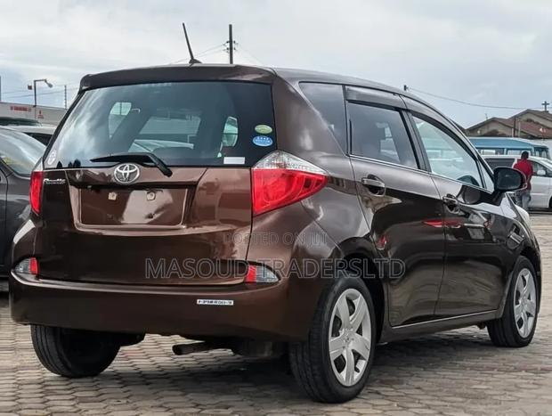 Toyota Ractis 1.5 AWD 2011 Burgundy