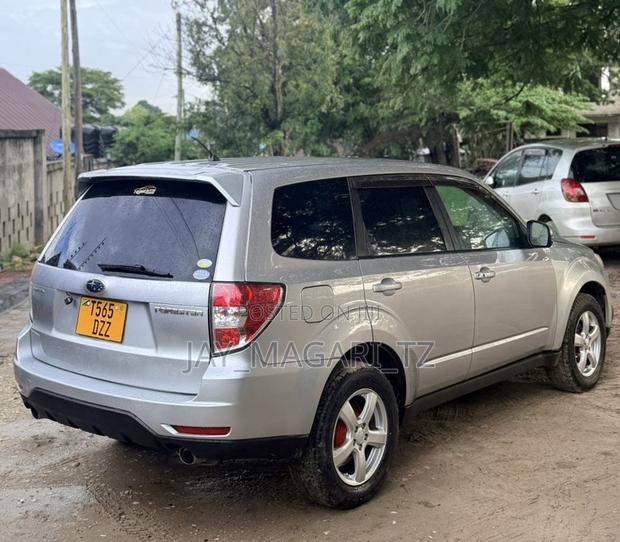 Subaru Forester 2011 Silver