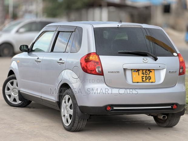 Mazda Verisa 2010 Silver