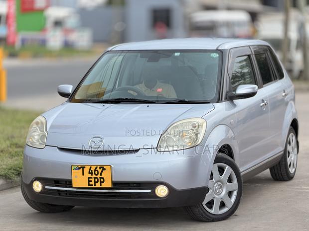Mazda Verisa 2010 Silver