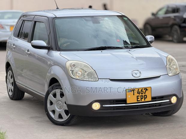 Mazda Verisa 2010 Silver