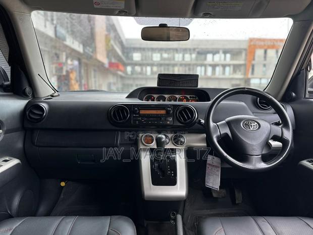 Toyota Corolla Rumion 2009 Black