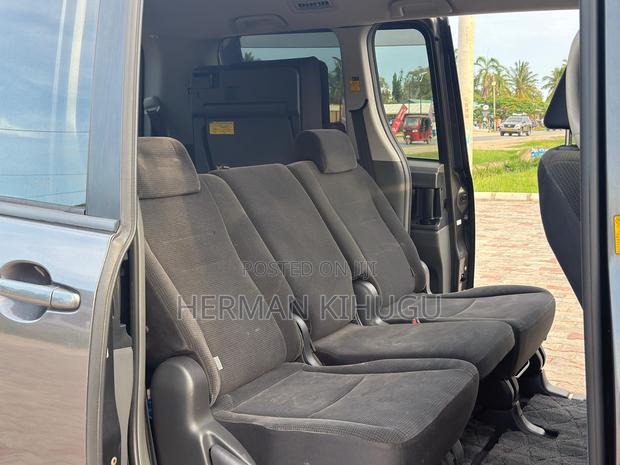 Toyota Noah 2008 Gray