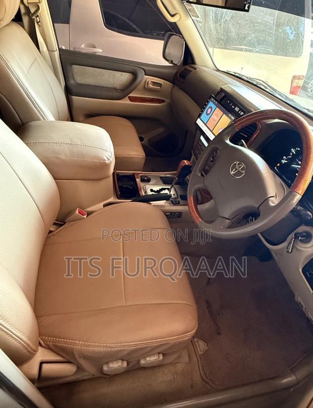 Toyota Land Cruiser 2003 White