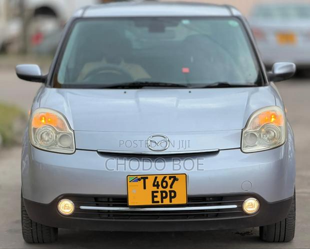 Mazda Verisa 2010 Silver