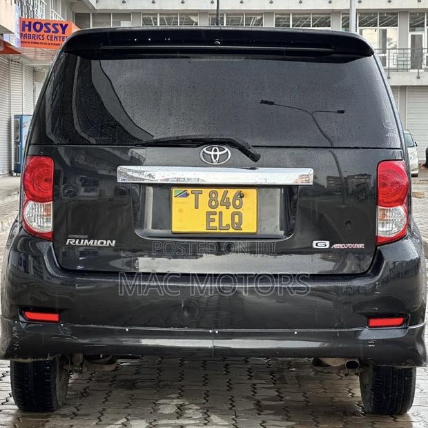 Toyota Corolla Rumion 2009 Black