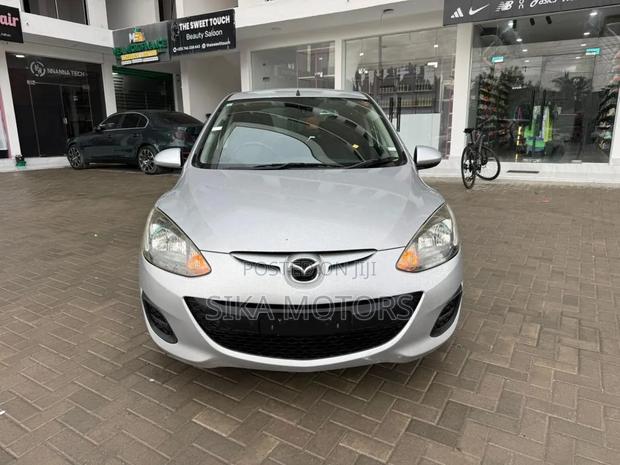 Mazda Demio 2011 Silver