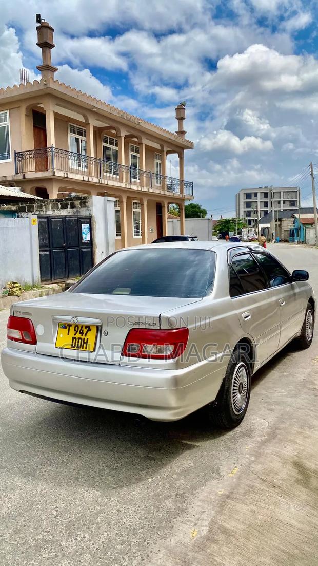 Toyota Carina 1.5 FWD Sedan 2000 Silver