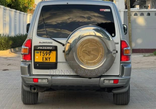 Mitsubishi Pajero 2008 Silver