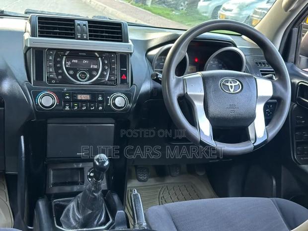 Toyota Land Cruiser Prado 2016 Gray
