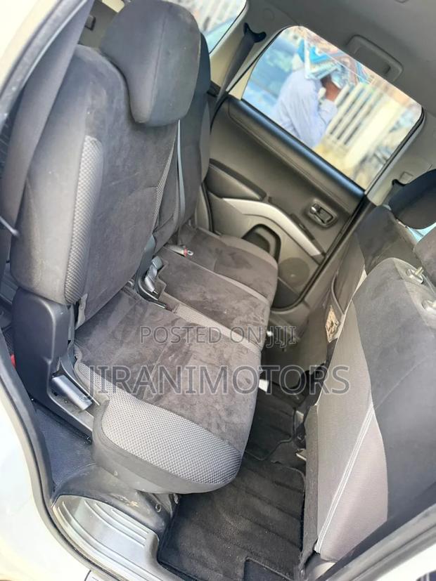 Mitsubishi Outlander ES 2010 White