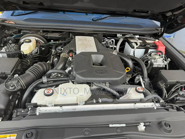 New Toyota Land Cruiser Prado 2025 Black