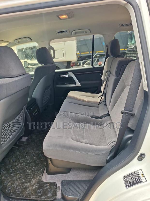 Toyota Land Cruiser 2013 White