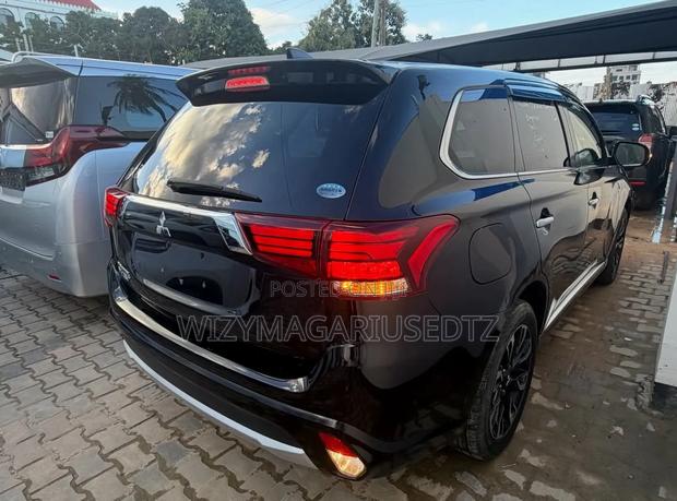 Mitsubishi Outlander 2.0 PHEV AWD 2015 Burgundy