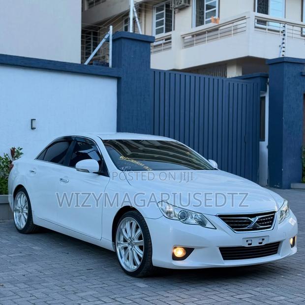 Toyota Mark X 2010 Off white