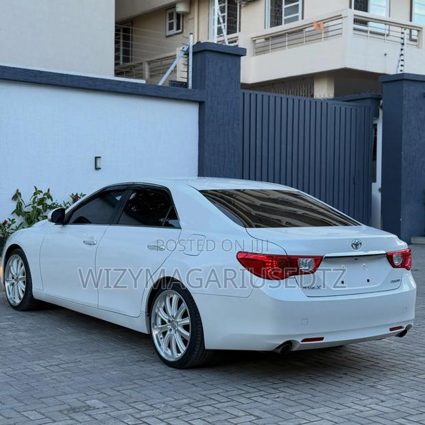 Toyota Mark X 2010 Off white