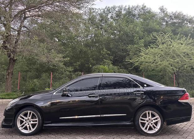 Toyota Crown 2009 Black