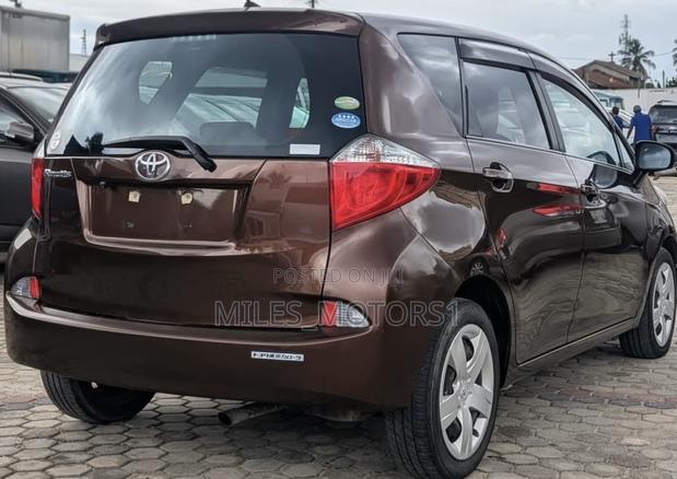 Toyota Ractis 2012 Brown
