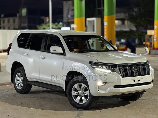 Toyota Land Cruiser Prado 2.8 2019 White