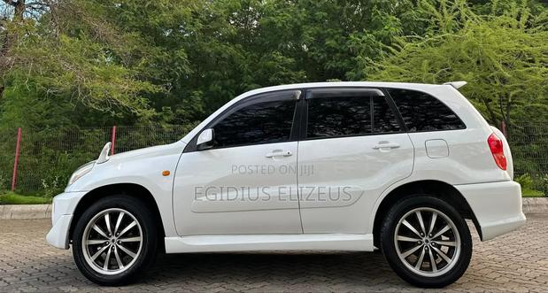 Toyota RAV4 2005 White