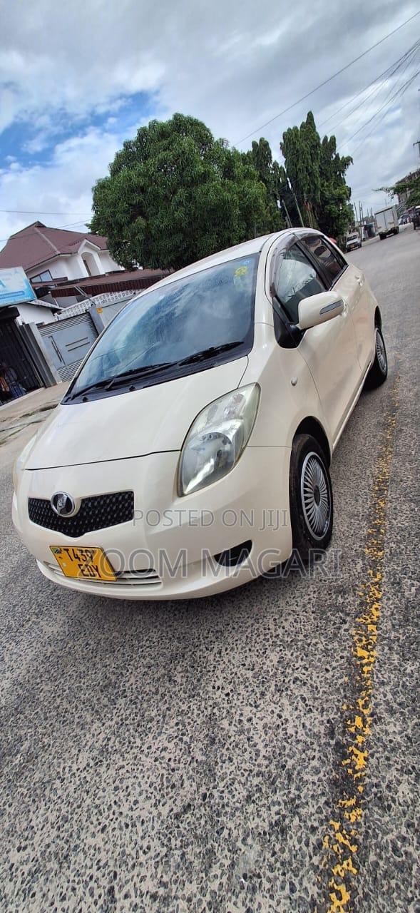 Toyota Vitz 2007 Off white