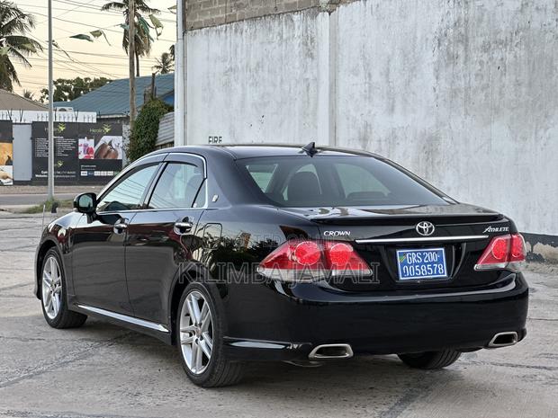 Toyota Crown 2011 Black