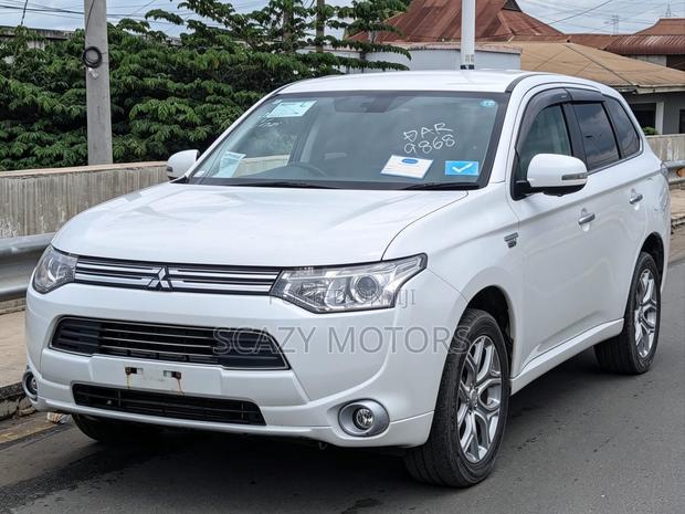 Mitsubishi Outlander 2014 White