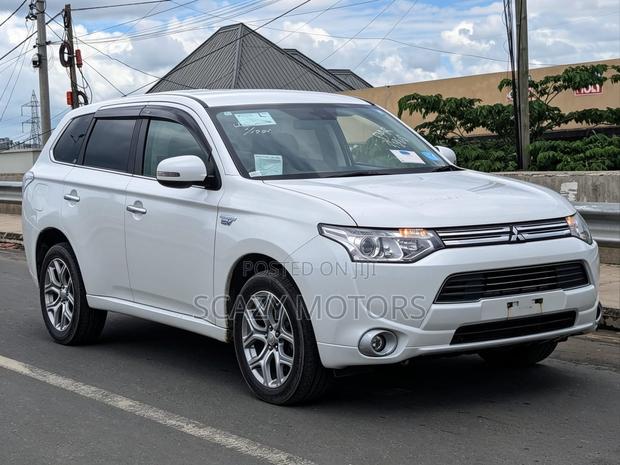 Mitsubishi Outlander 2014 White