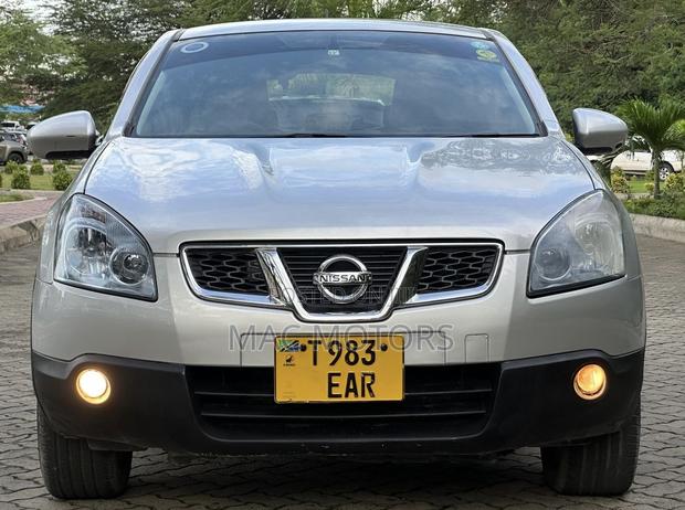 Nissan Dualis 2011 Silver