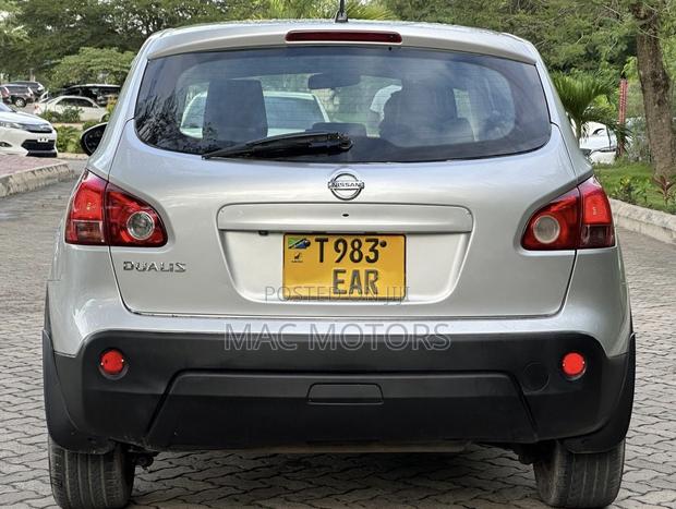 Nissan Dualis 2011 Silver