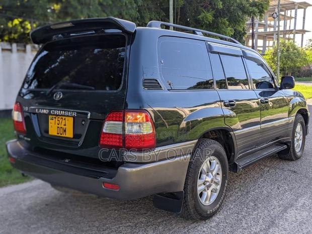 Toyota Land Cruiser 2006 Blue
