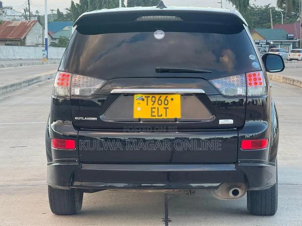 Mitsubishi Outlander 2010 Black