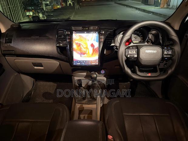 Toyota Hilux 2012 Black