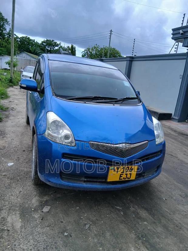 Toyota Ractis 1.3 FWD 2009 Blue