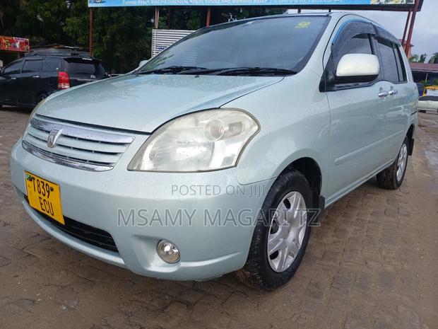 Toyota Raum 1.5 FWD 2003 Silver