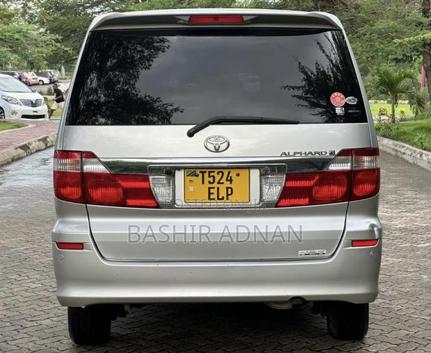 Toyota Alphard 2.4 Petrol FWD 2005 Silver