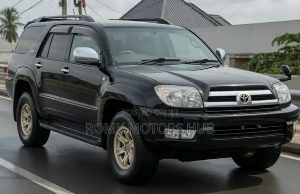 Toyota Hilux Surf 2005 Black