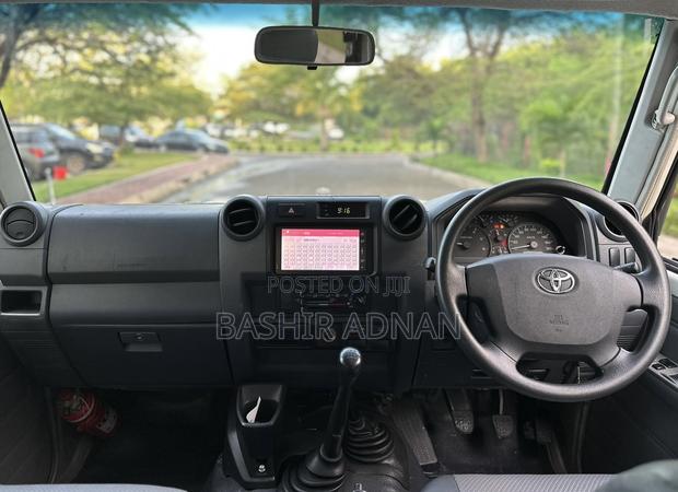 Toyota Land Cruiser 2016 Pearl