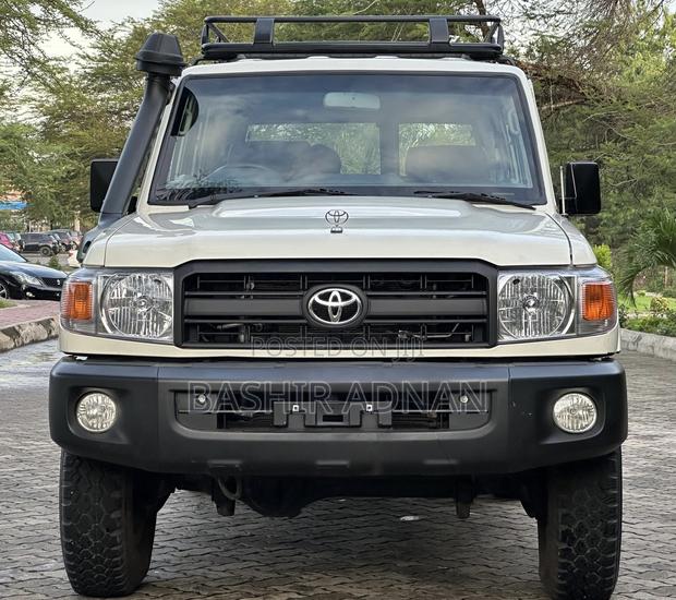 Toyota Land Cruiser 2016 Pearl