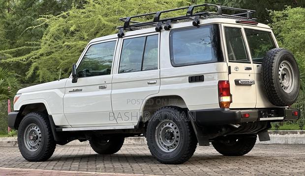 Toyota Land Cruiser 2016 Pearl